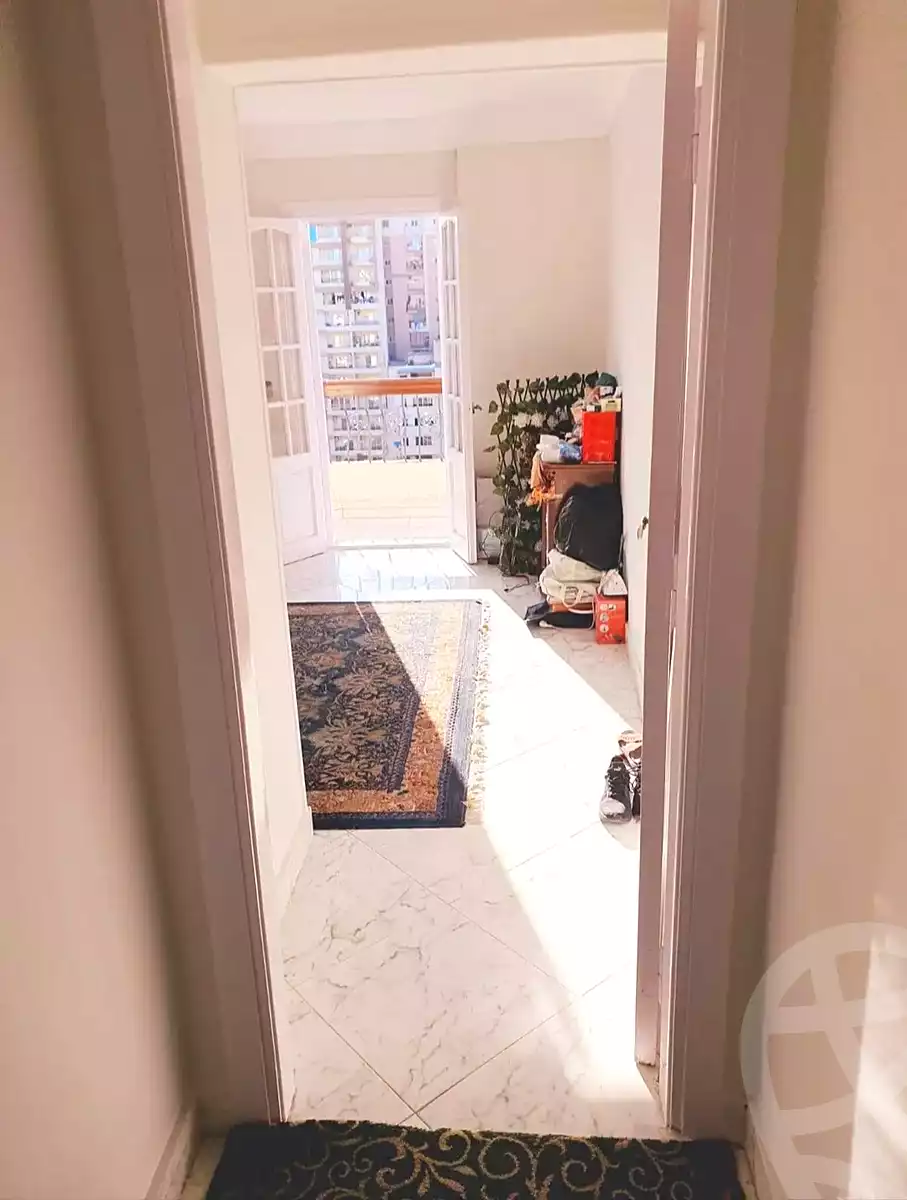 https://aqarmap.com.eg/en/listing/7233096-for-sale-alexandria-ganaklis