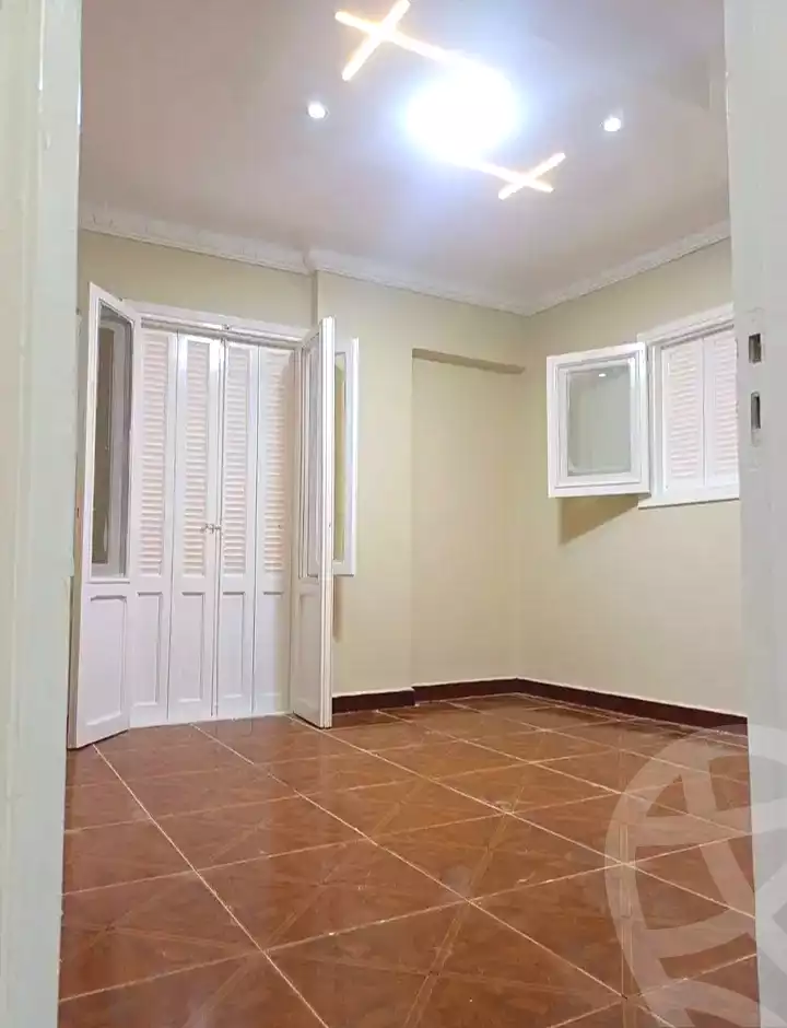 https://aqarmap.com.eg/ar/listing/7233202-for-sale-alexandria-al-agamy-el-hanouvel-el-kholafaa-el-rashdeen-st