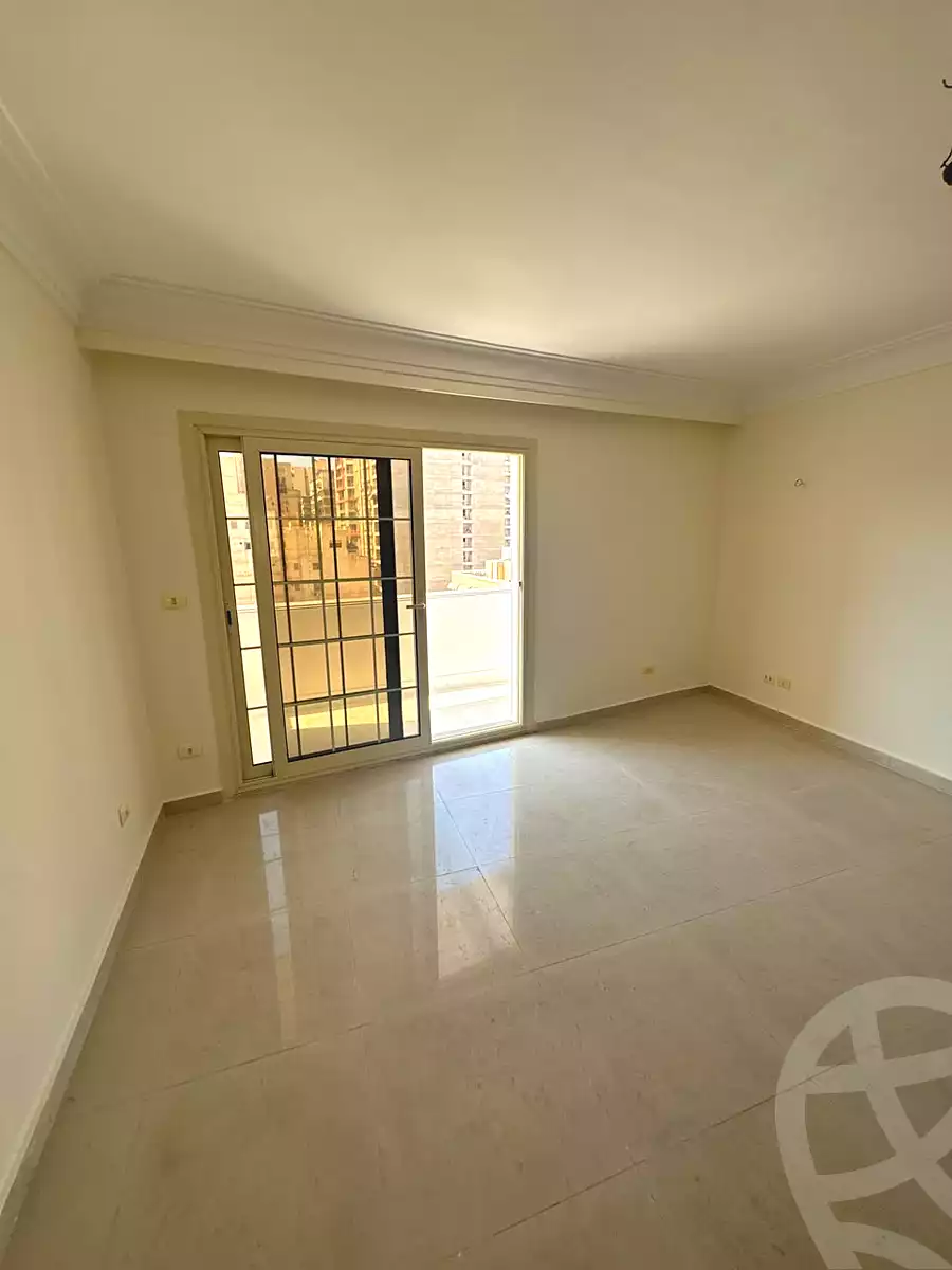 https://aqarmap.com.eg/en/listing/7230813-for-sale-alexandria-zezenia-ibrahim-el-attar-st