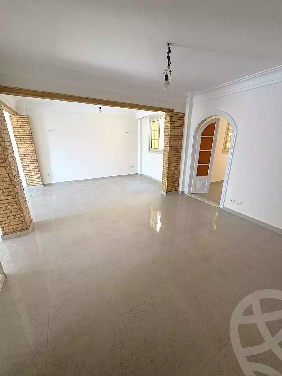 https://aqarmap.com.eg/en/listing/7230813-for-sale-alexandria-zezenia-ibrahim-el-attar-st