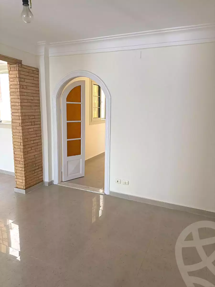 https://aqarmap.com.eg/en/listing/7230813-for-sale-alexandria-zezenia-ibrahim-el-attar-st