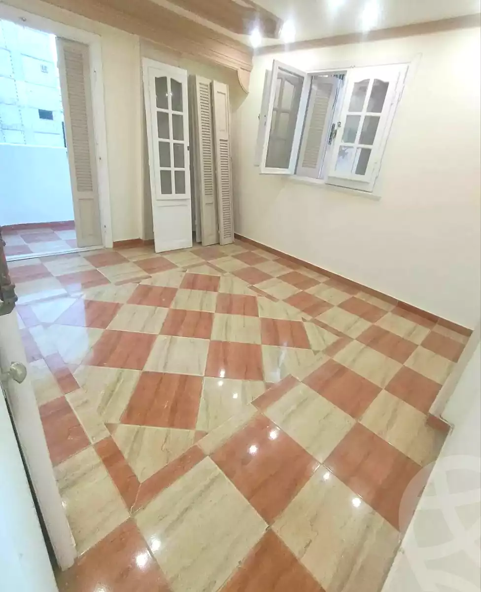 https://aqarmap.com.eg/ar/listing/7233941-for-sale-alexandria-sydy-bshr-sydy-bshr-bhry-shr-khld-bn-lwlyd
