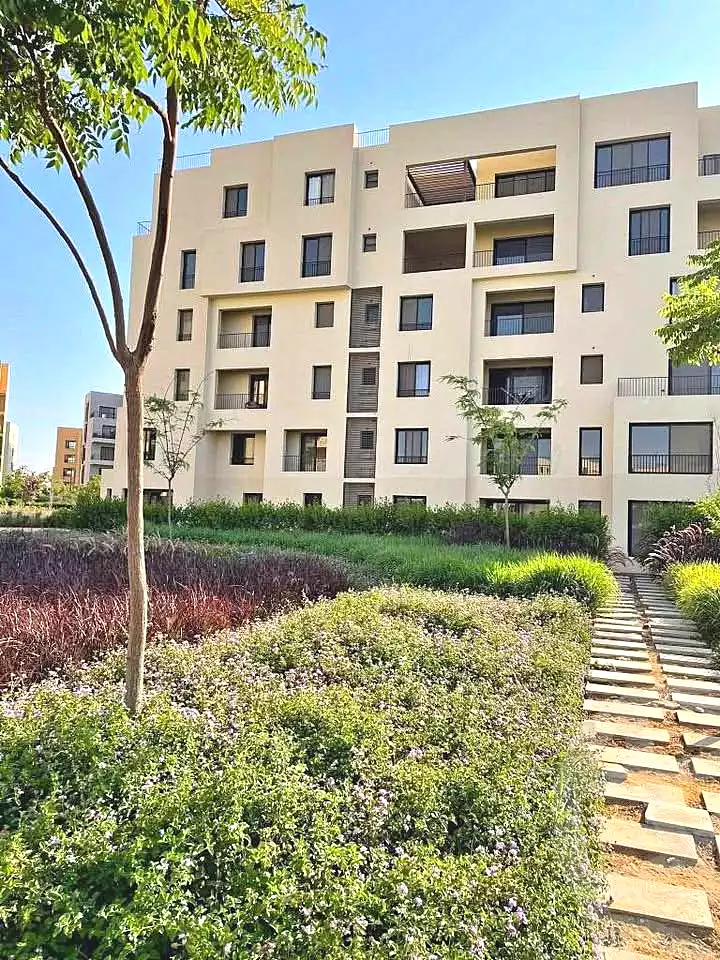 https://aqarmap.com.eg/en/listing/7233839-for-sale-cairo-6th-of-october-hadaeq-october-compounds-o-west-club-yard-o-west