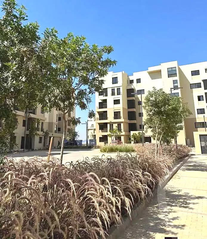 https://aqarmap.com.eg/en/listing/7234141-for-sale-cairo-6th-of-october-hadaeq-october-compounds-o-west-club-yard-o-west