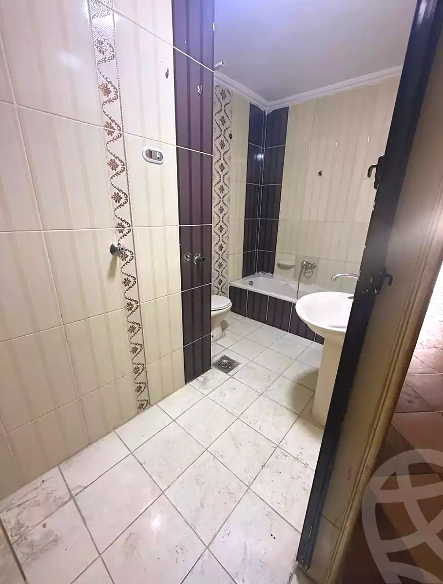 https://aqarmap.com.eg/ar/listing/7234869-for-sale-alexandria-sydy-bshr-sydy-bshr-bhry-ibrahim-el-sayed-st