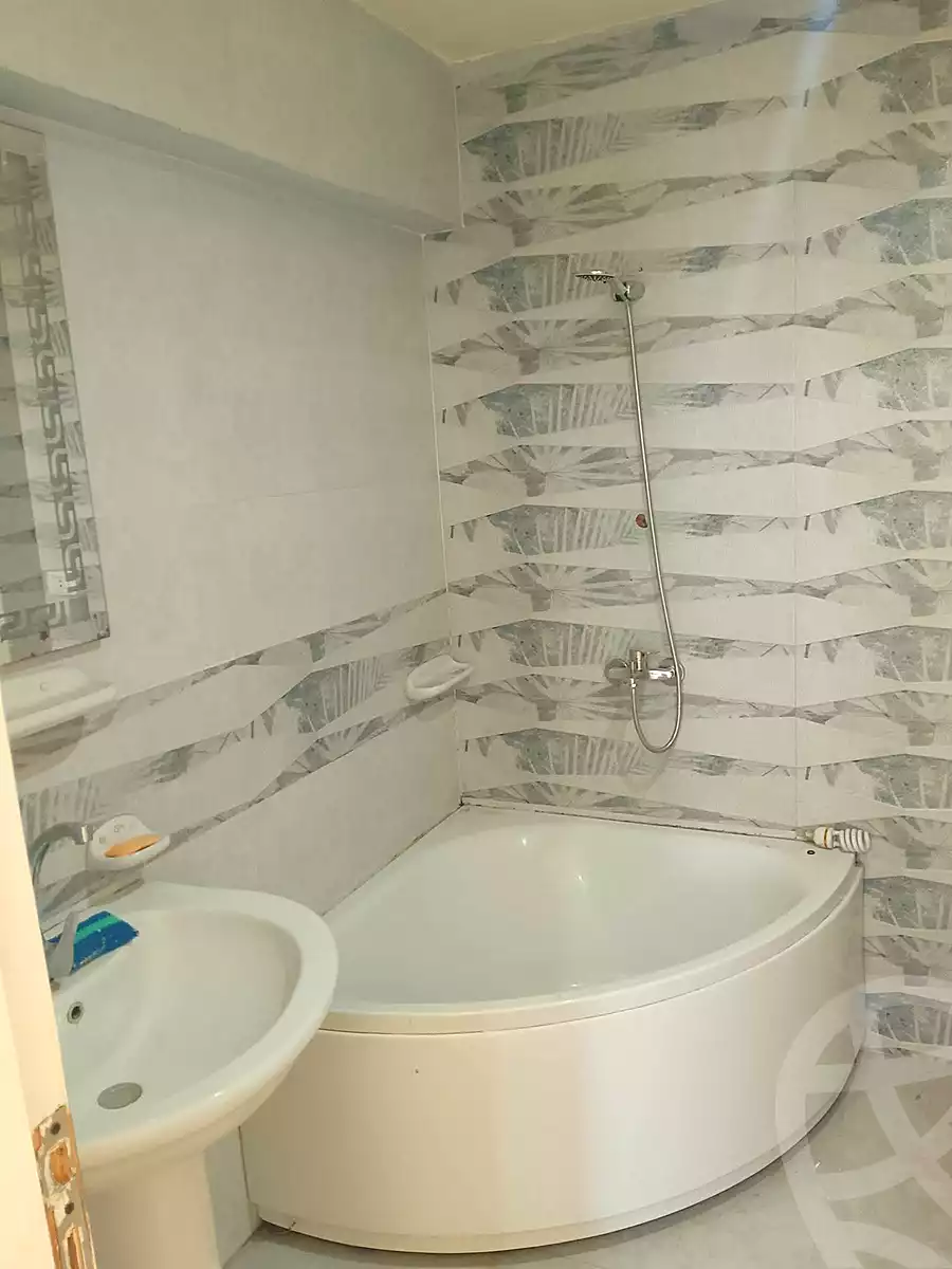 https://aqarmap.com.eg/ar/listing/7234894-for-sale-alexandria-miami-shr-jml-bd-lnsr