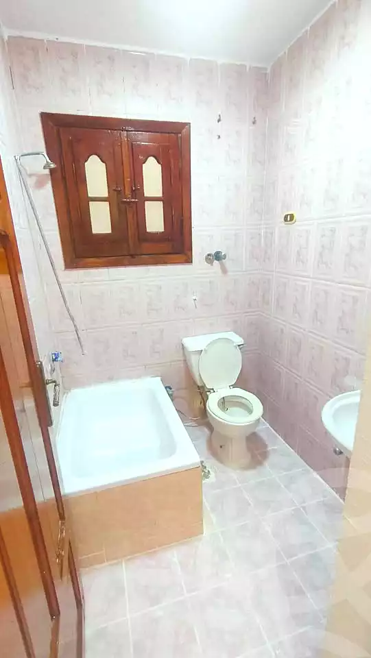 https://aqarmap.com.eg/ar/listing/7235225-for-sale-alexandria-al-agamy-shataa-el-nakheel