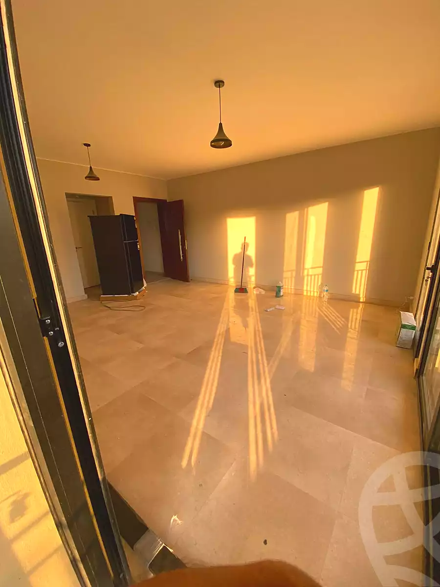 https://aqarmap.com.eg/ar/listing/7236032-for-rent-cairo-6th-of-october-hadaeq-october-compounds-o-west-w-byzns-dystrykt-wrskwm-llttwyr