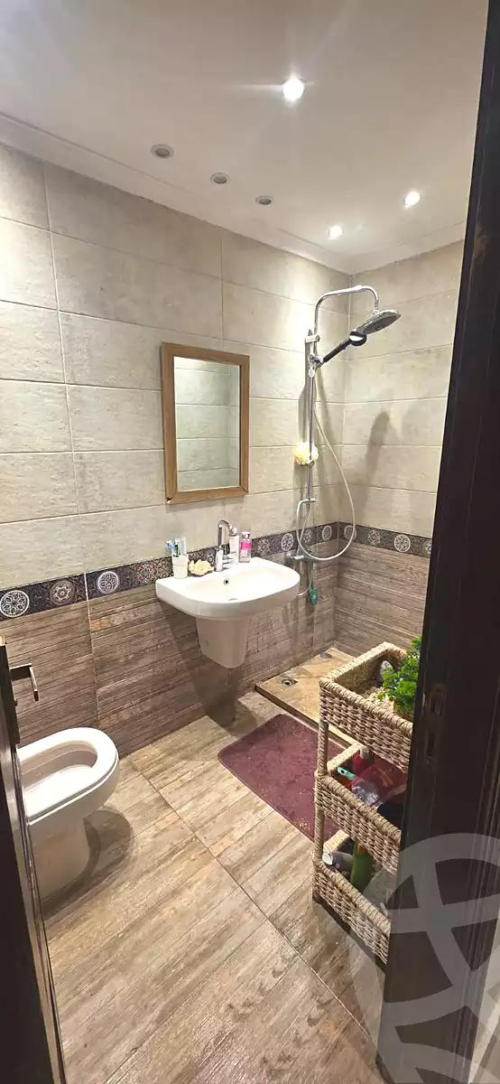 https://aqarmap.com.eg/en/listing/7236403-for-sale-cairo-6th-of-october-el-ahyaa-neighborhood-2nd-divided-from-al-kafrawei-st