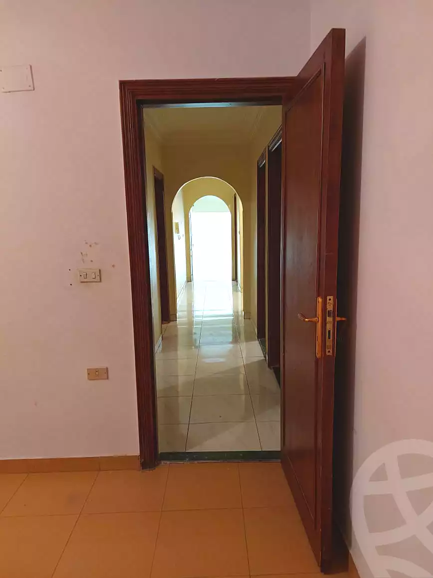 https://aqarmap.com.eg/ar/listing/7236409-for-sale-cairo-6th-of-october-el-ahyaa-neighborhood-2nd-divided-from-al-kafrawei-st