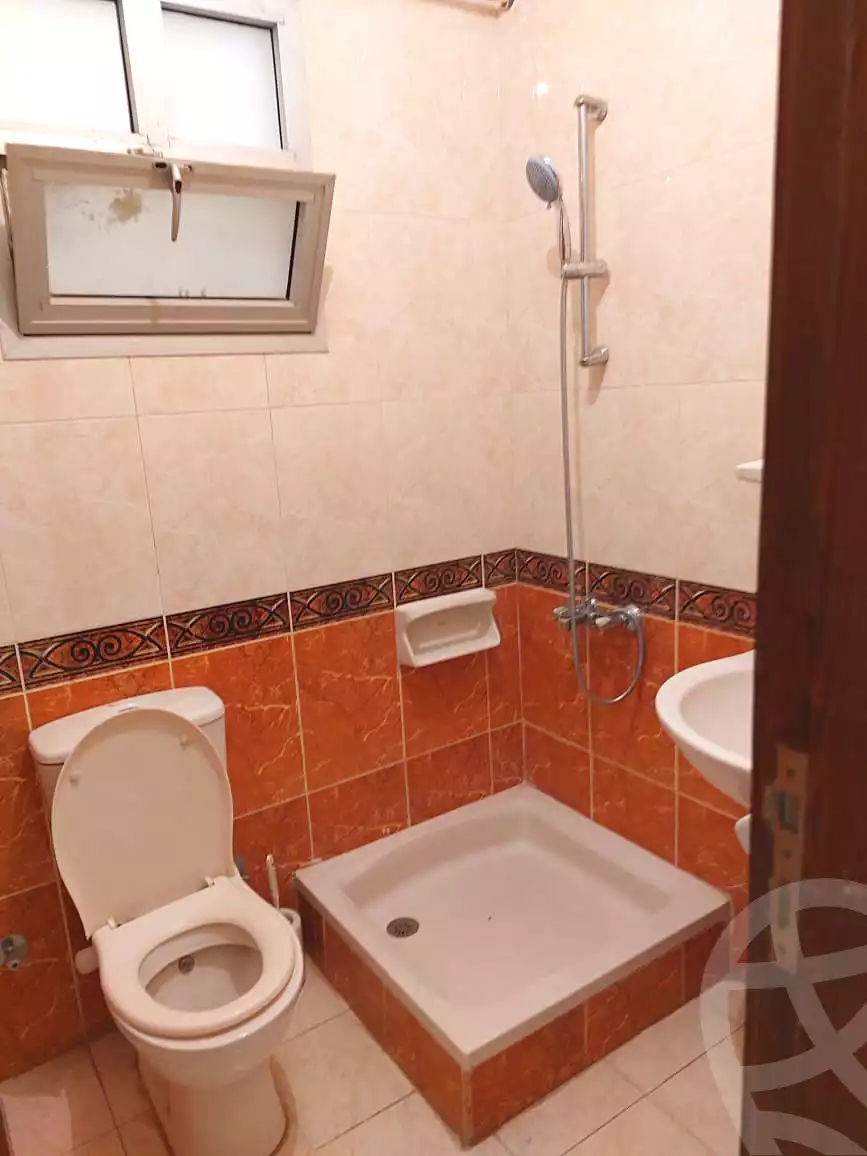https://aqarmap.com.eg/ar/listing/7236409-for-sale-cairo-6th-of-october-el-ahyaa-neighborhood-2nd-divided-from-al-kafrawei-st