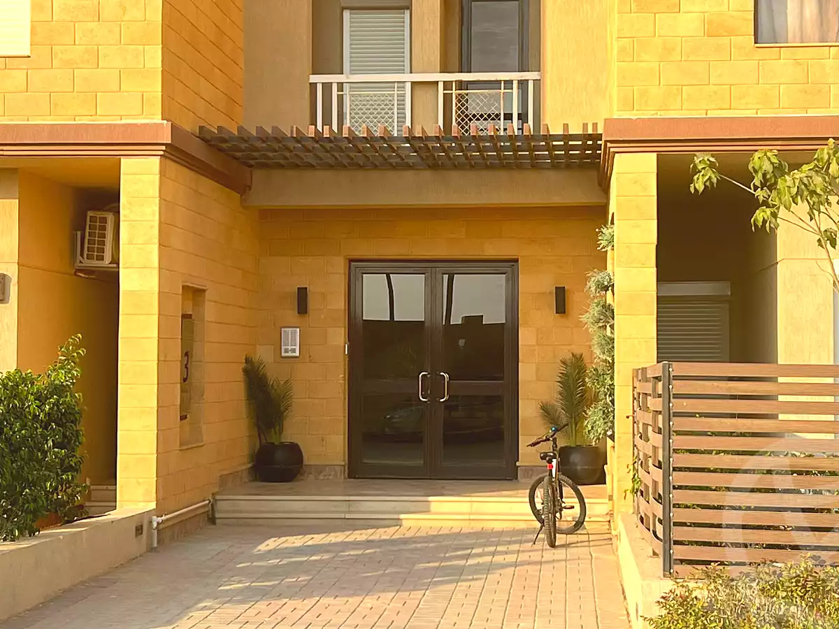 https://aqarmap.com.eg/ar/listing/7236767-for-sale-cairo-el-sheikh-zayed-city-compounds-greens