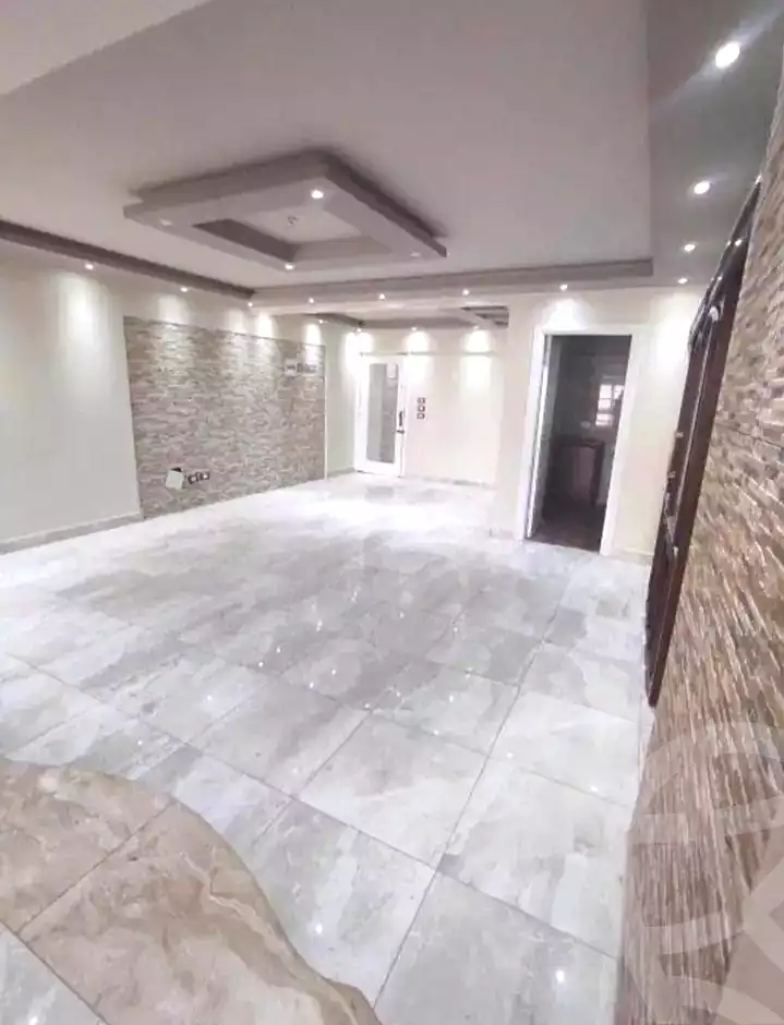 https://aqarmap.com.eg/ar/listing/7236972-for-rent-alexandria-moharram-bey-moharram-bek-st