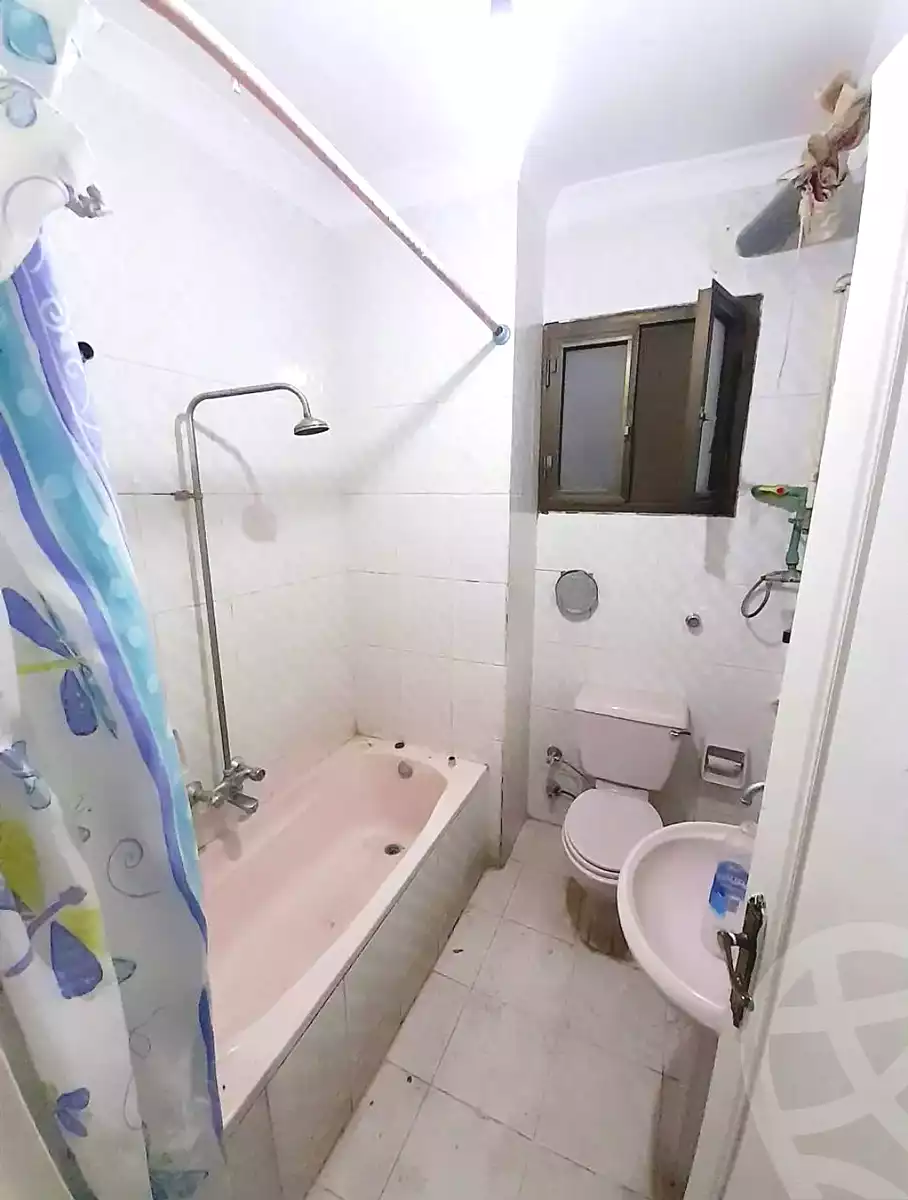 https://aqarmap.com.eg/ar/listing/7237359-for-sale-alexandria-shds