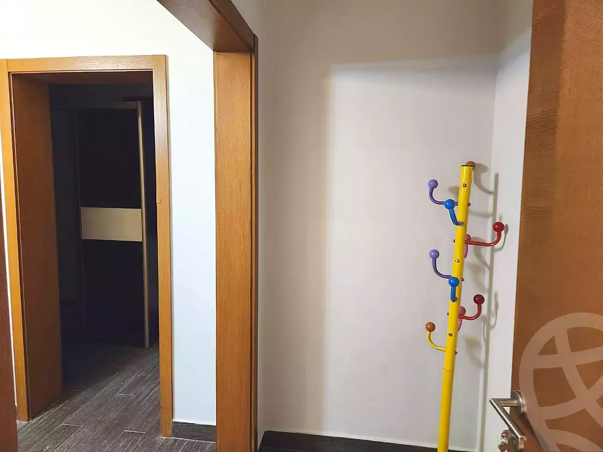 https://aqarmap.com.eg/en/listing/7237978-for-rent-cairo-el-sheikh-zayed-city-compounds-syks-wyst-swdyk
