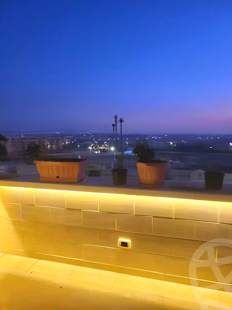 https://aqarmap.com.eg/ar/listing/7238130-for-sale-cairo-el-sheikh-zayed-city-compounds-hadayek-el-mohandiseen