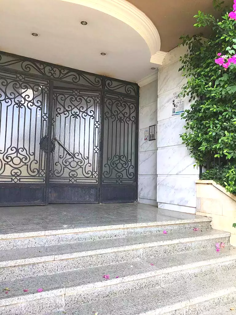 https://aqarmap.com.eg/en/listing/7238142-for-sale-cairo-el-sheikh-zayed-city-el-hay-elthamen-area-1