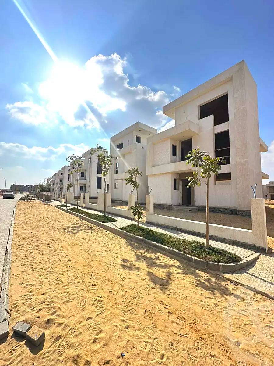https://aqarmap.com.eg/ar/listing/7238669-for-sale-cairo-new-cairo-lmstqbl-syty-compounds-nyoum-arab-development