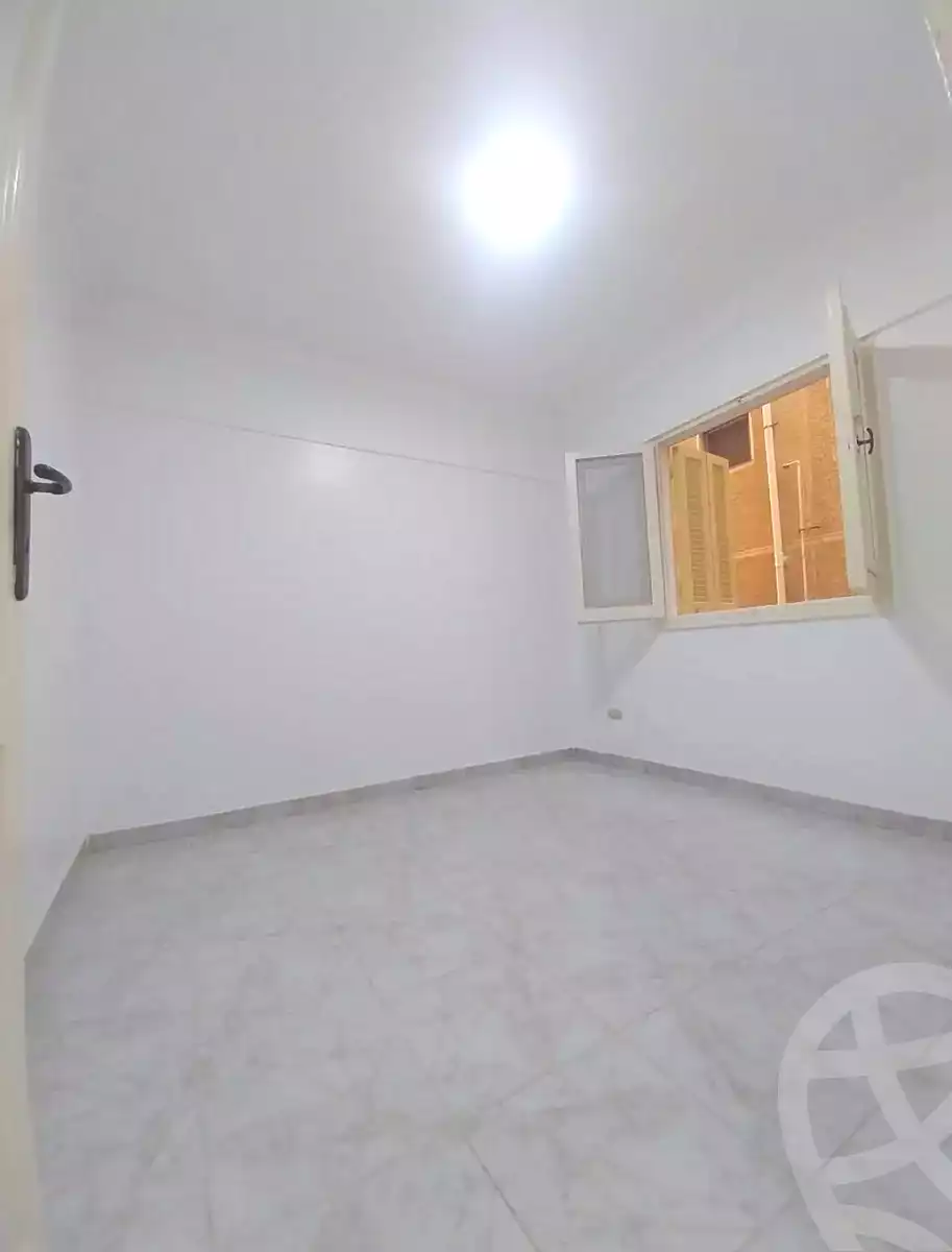 https://aqarmap.com.eg/ar/listing/7239386-for-sale-alexandria-al-agamy-shataa-el-nakheel