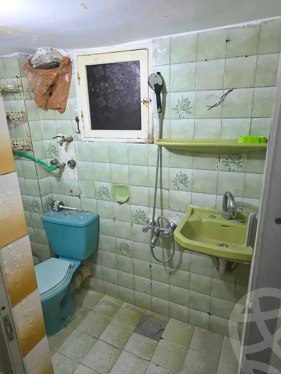 https://aqarmap.com.eg/ar/listing/7239460-for-sale-alexandria-moharram-bey-moharram-bek-st