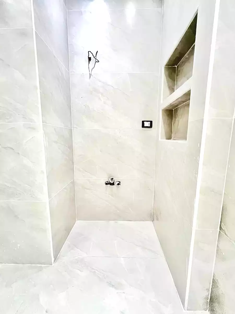 https://aqarmap.com.eg/ar/listing/7240158-for-sale-cairo-new-cairo-first-settlement-mhwr-mstfy-kml
