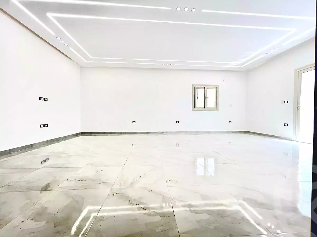 https://aqarmap.com.eg/ar/listing/7240158-for-sale-cairo-new-cairo-first-settlement-mhwr-mstfy-kml