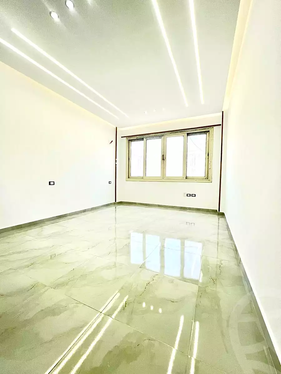 https://aqarmap.com.eg/ar/listing/7240158-for-sale-cairo-new-cairo-first-settlement-mhwr-mstfy-kml