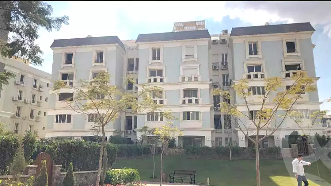 https://aqarmap.com.eg/ar/listing/7240574-for-sale-cairo-new-cairo-compounds-mountain-view-hyde-park