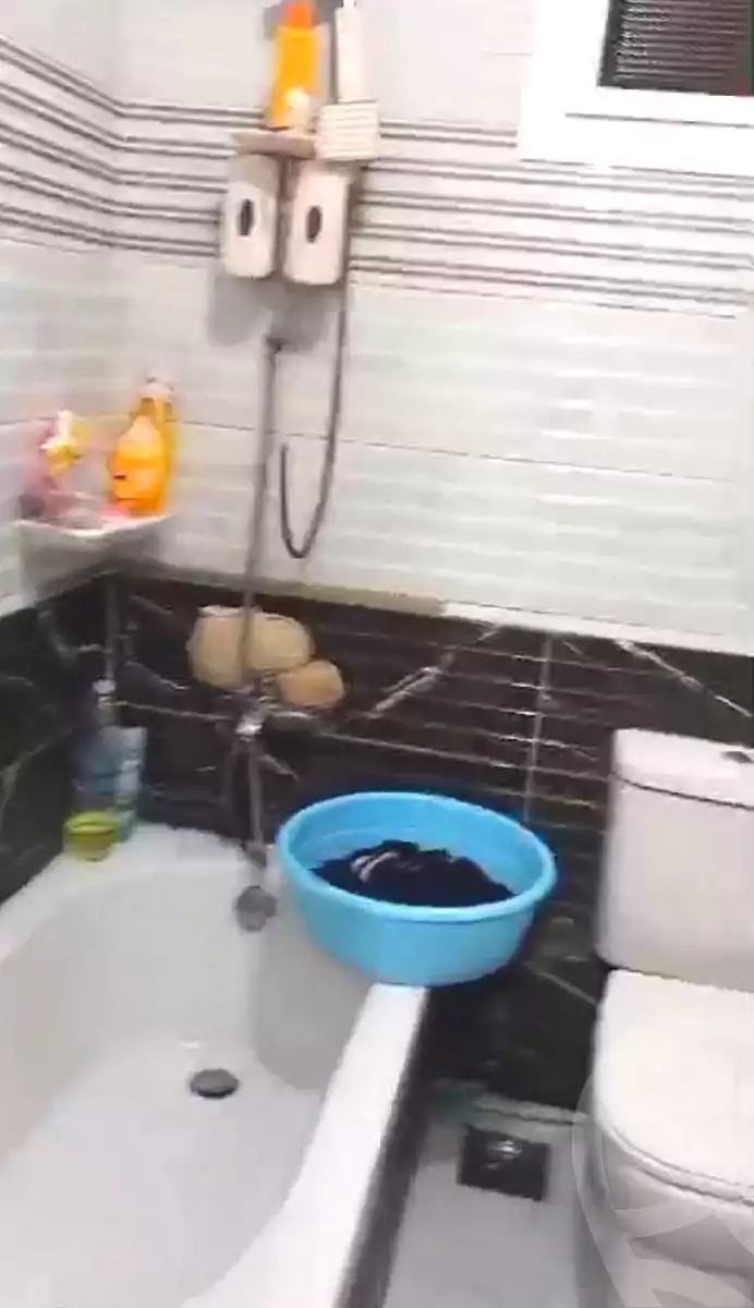 https://aqarmap.com.eg/en/listing/7241697-for-rent-cairo-ain-shams-ahmed-esmat-st