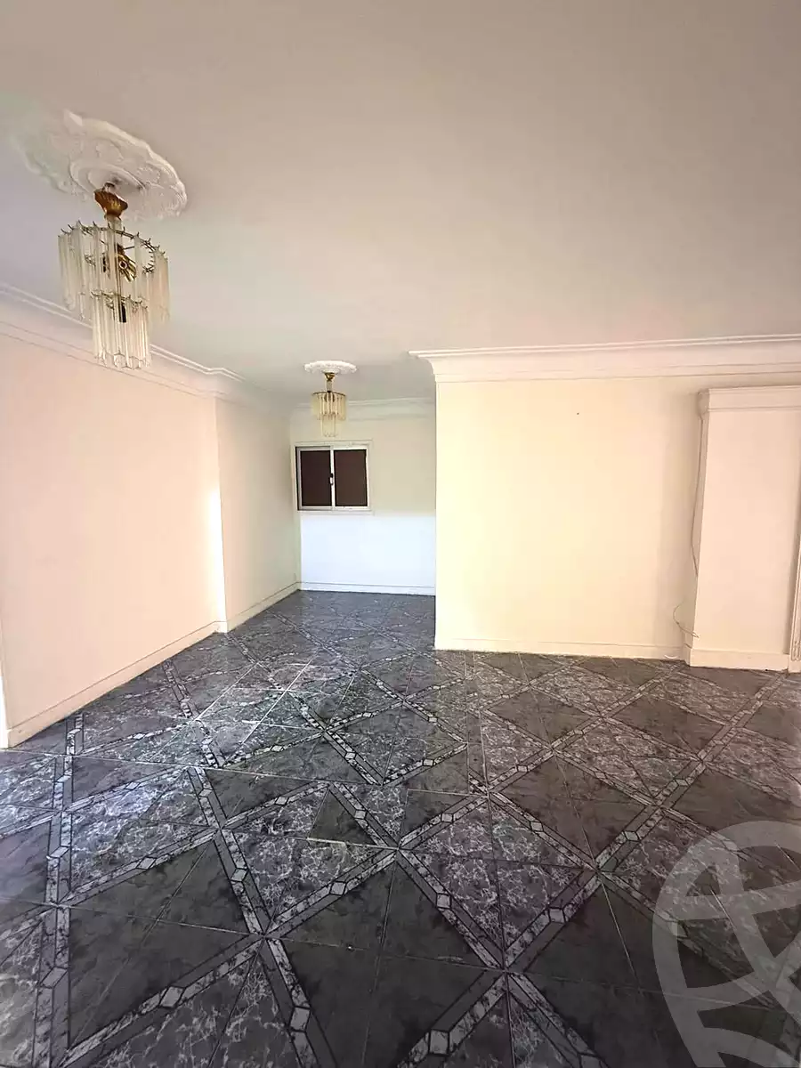 https://aqarmap.com.eg/en/listing/7242327-for-sale-alexandria-sydy-bshr-sydy-bshr-bhry-abd-el-salam-aref-st