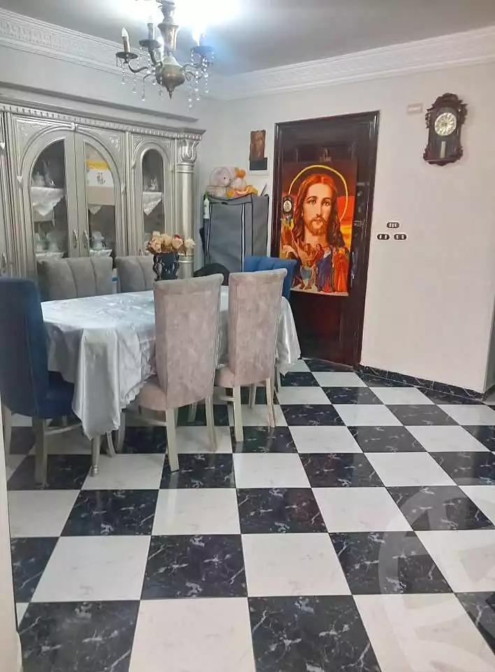 https://aqarmap.com.eg/ar/listing/7242374-for-sale-alexandria-alhadara-new-el-hadra