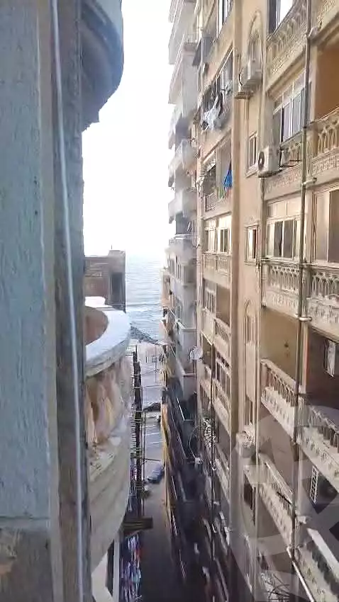 https://aqarmap.com.eg/ar/listing/7242822-for-rent-alexandria-cleopatra