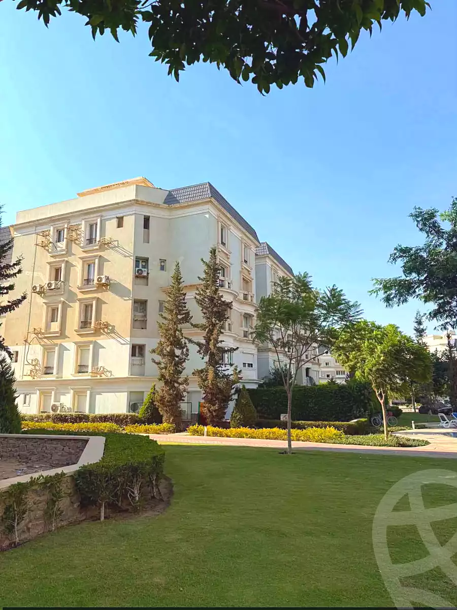 https://aqarmap.com.eg/ar/listing/7243977-for-sale-cairo-new-cairo-compounds-mountain-view-hyde-park