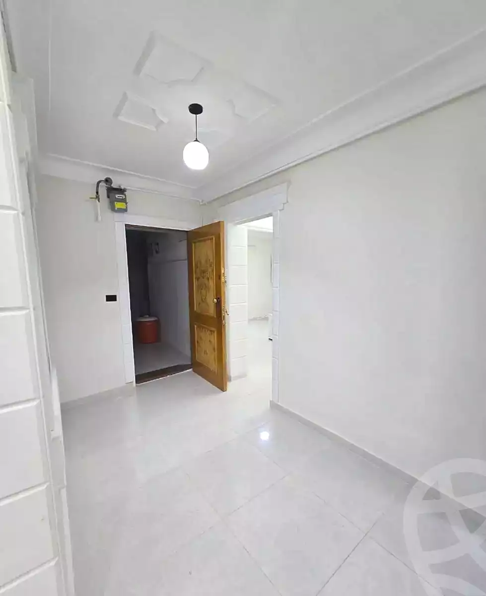 https://aqarmap.com.eg/ar/listing/7244406-for-sale-alexandria-miami-farook-abd-al-wahab-st