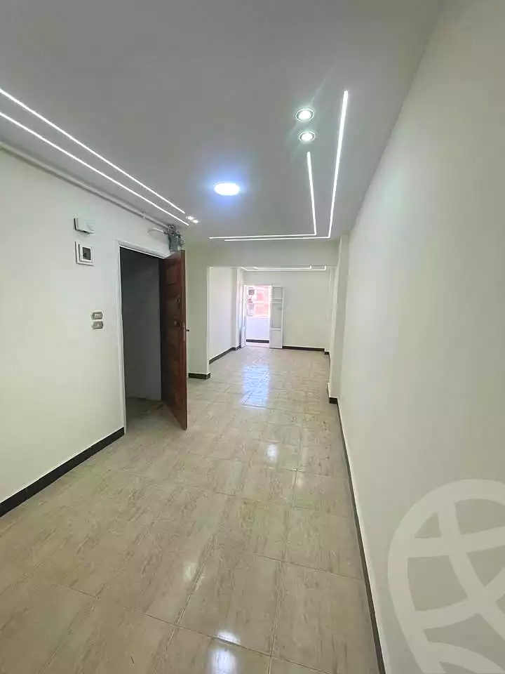 https://aqarmap.com.eg/ar/listing/7244850-for-sale-alexandria-el-asafra-shr-45