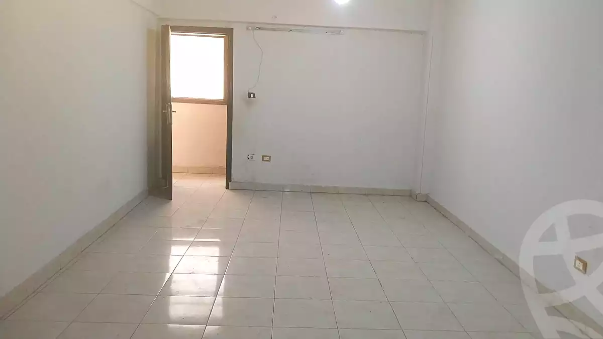 https://aqarmap.com.eg/ar/listing/7245040-for-sale-cairo-helwan-helwan-el-sharkeya-el-maraghi-st