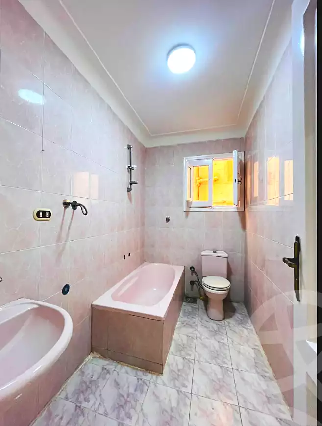 https://aqarmap.com.eg/ar/listing/7245801-for-sale-alexandria-al-agamy-shataa-el-nakheel
