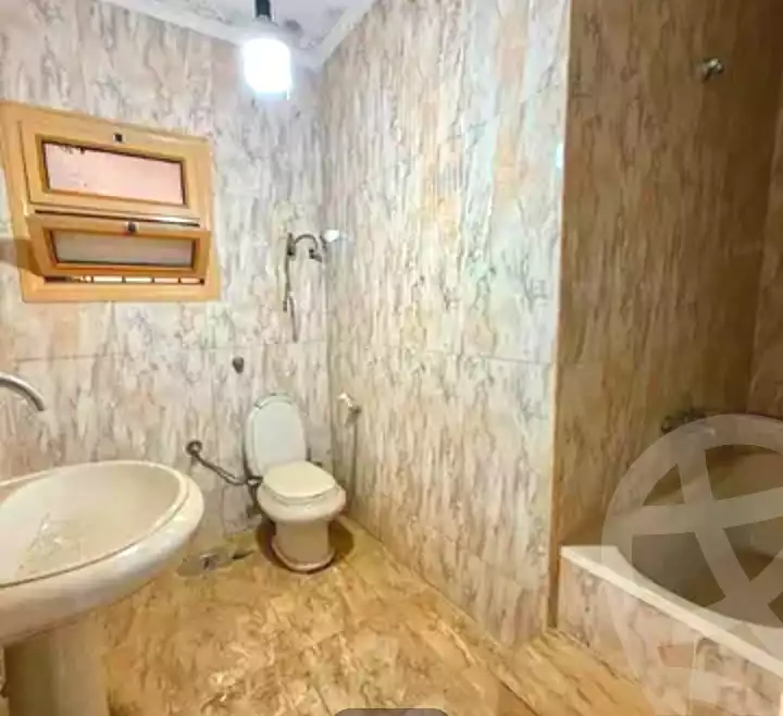 https://aqarmap.com.eg/ar/listing/7245988-for-sale-alexandria-al-agamy-lbytsh-el-saleheen-mosque-st
