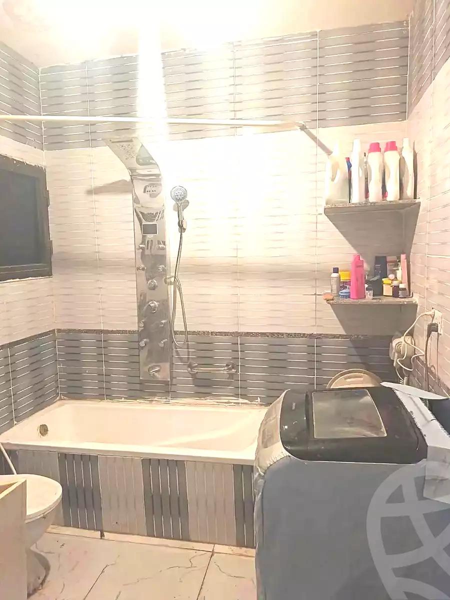 https://aqarmap.com.eg/ar/listing/7246321-for-sale-cairo-ain-shams-ain-shams-el-sharkia-afifi-effat-st