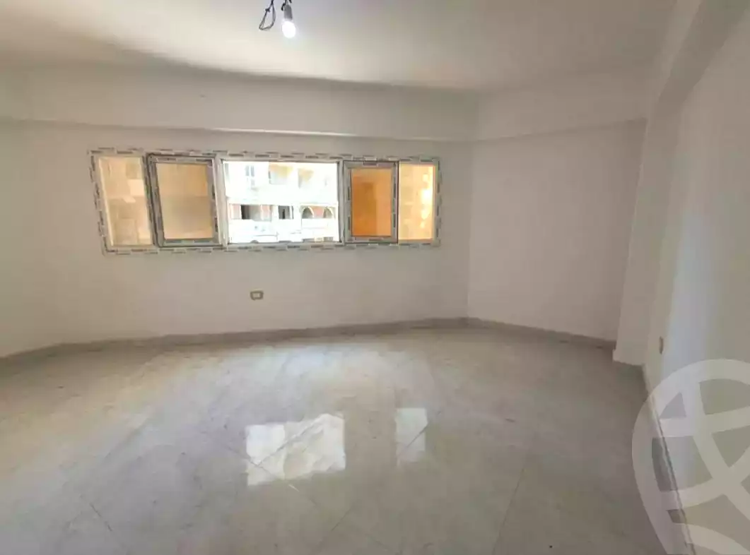 https://aqarmap.com.eg/ar/listing/7246954-for-sale-alexandria-sydy-bshr-sydy-bshr-bhry-shr-khld-bn-lwlyd