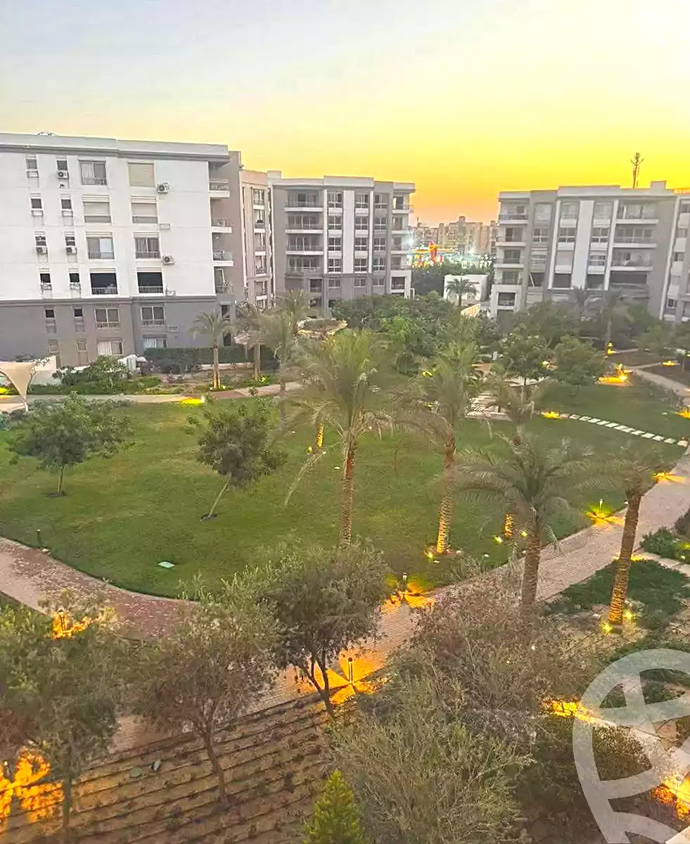 https://aqarmap.com.eg/ar/listing/7247364-for-sale-cairo-new-cairo-compounds-hyde-park-greens-hyde-park-compound