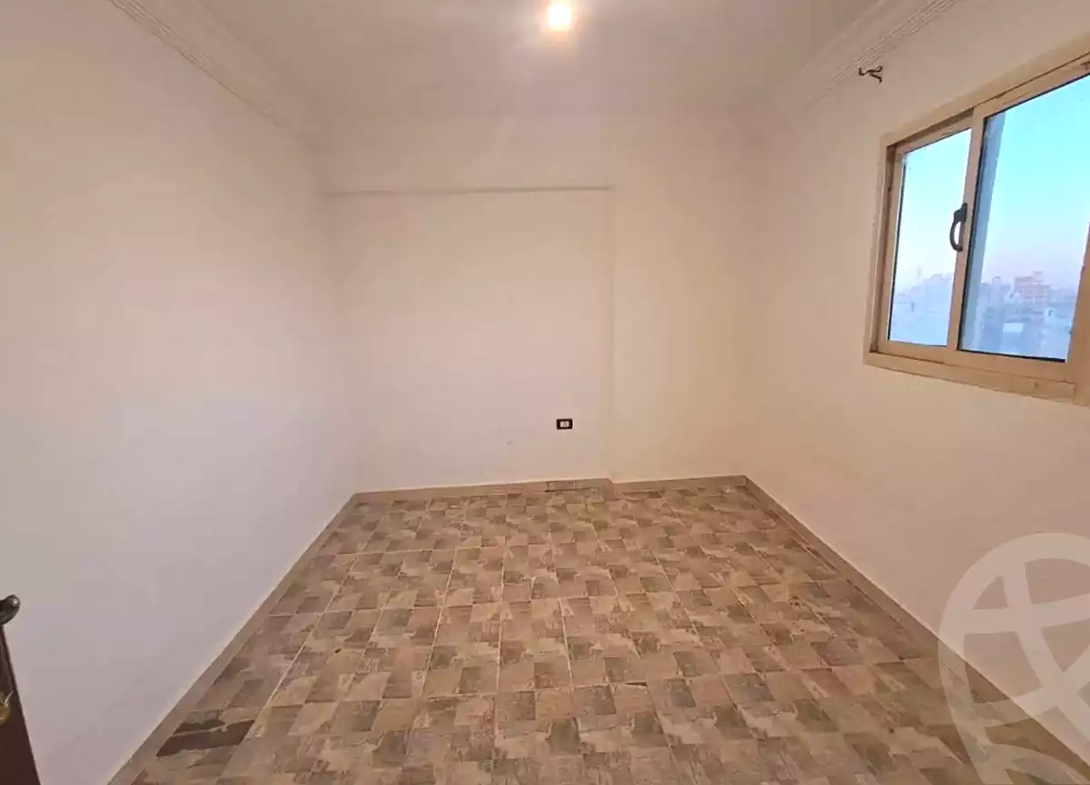 https://aqarmap.com.eg/ar/listing/7248924-for-rent-alexandria-shds