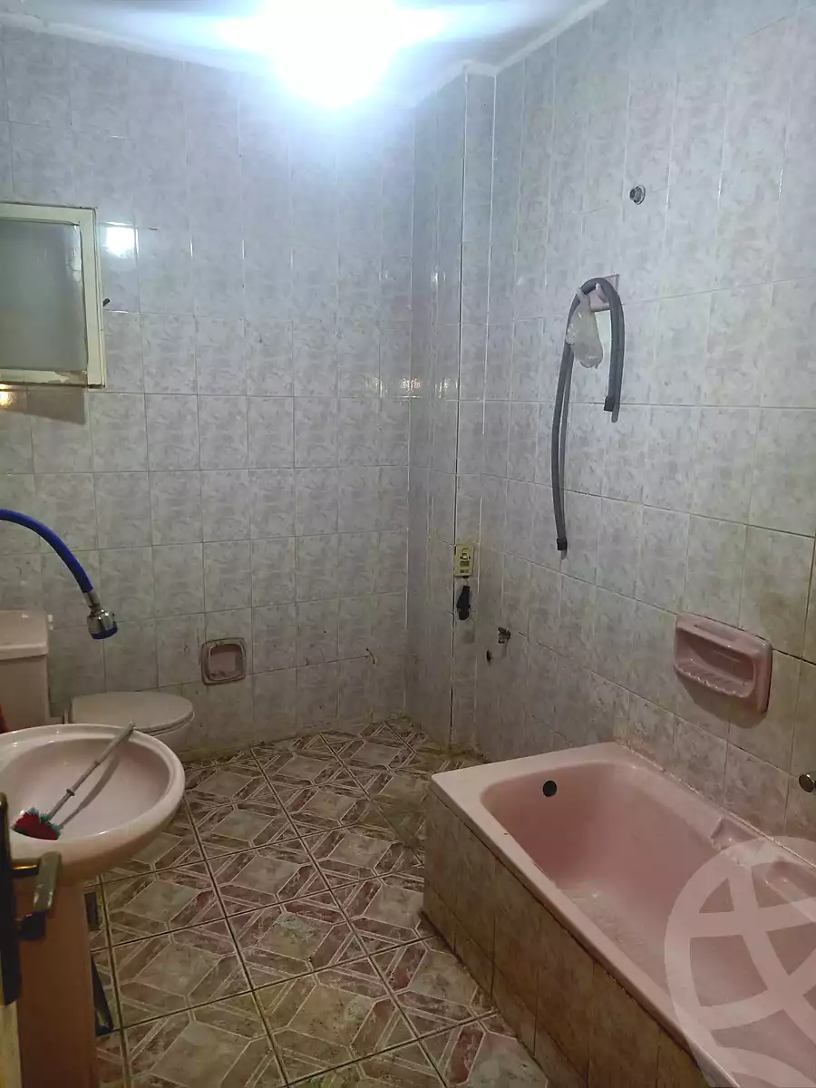 https://aqarmap.com.eg/en/listing/7249493-for-rent-alexandria-al-agamy-lbytsh