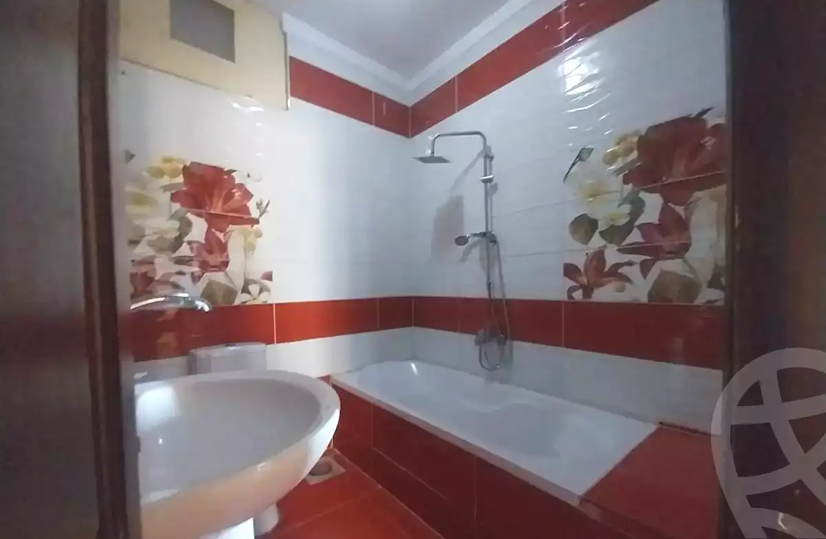https://aqarmap.com.eg/en/listing/7250156-for-sale-alexandria-ganaklis-shr-bw-qyr-tryq-lhry