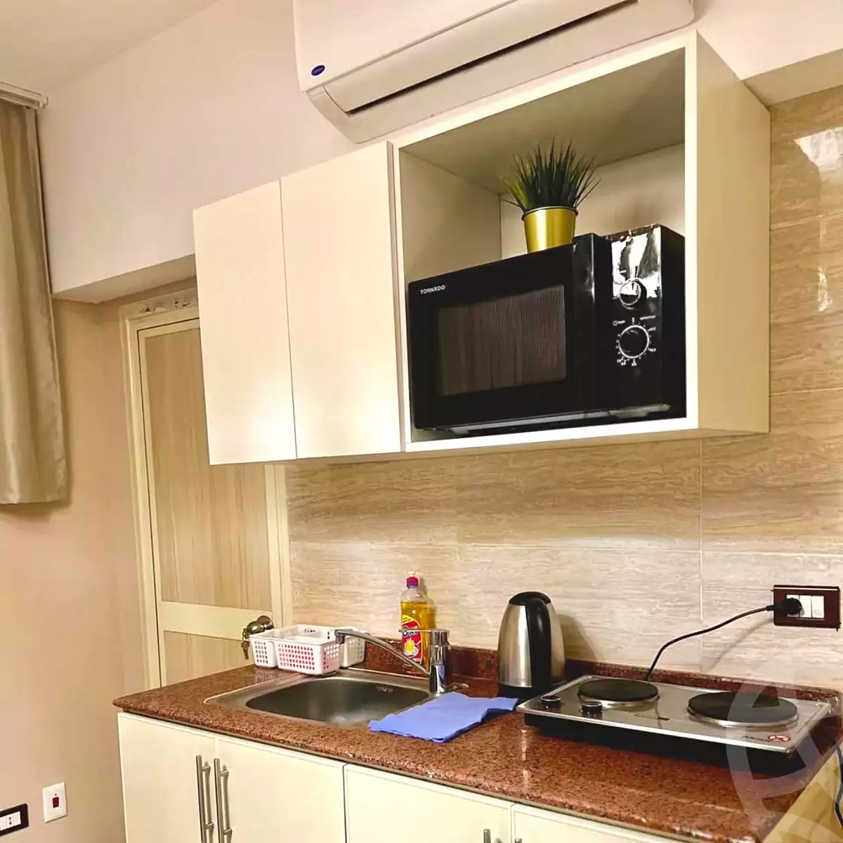 https://aqarmap.com.eg/ar/listing/7250754-for-rent-cairo-el-sheikh-zayed-city-el-hay-elasher-street-100
