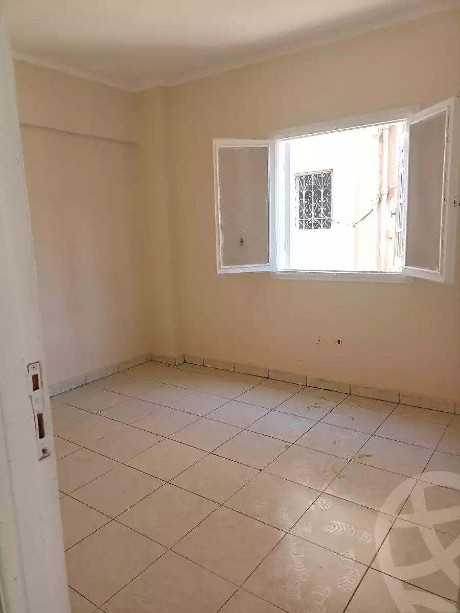 https://aqarmap.com.eg/ar/listing/7250807-for-rent-cairo-6th-of-october-el-ahyaa-neighborhood-1st-al-maahad