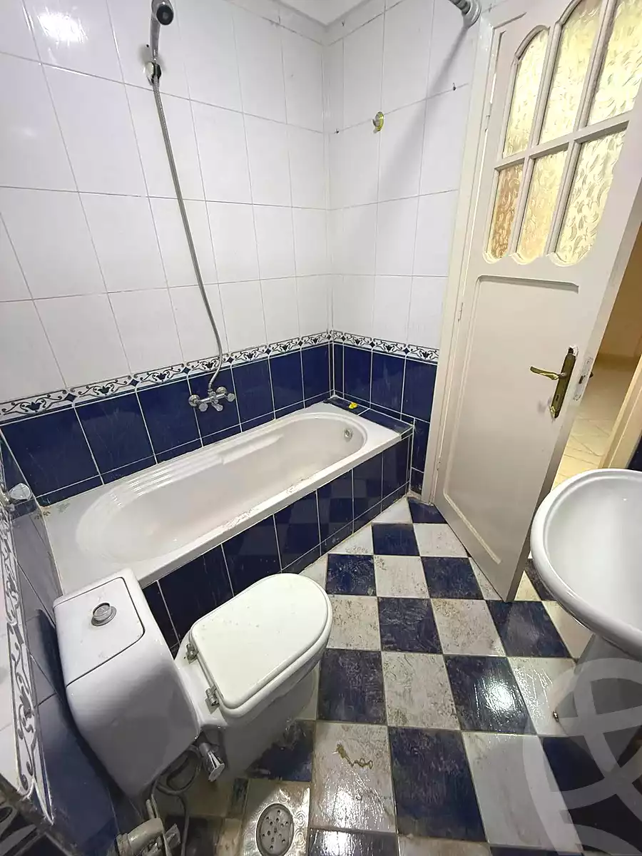https://aqarmap.com.eg/ar/listing/7251699-for-rent-alexandria-al-agamy-shataa-el-nakheel-street-63