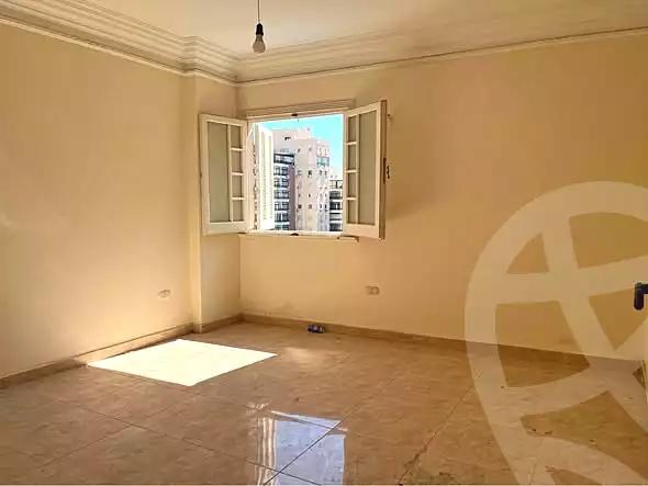 https://aqarmap.com.eg/en/listing/7252720-for-sale-alexandria-ganaklis