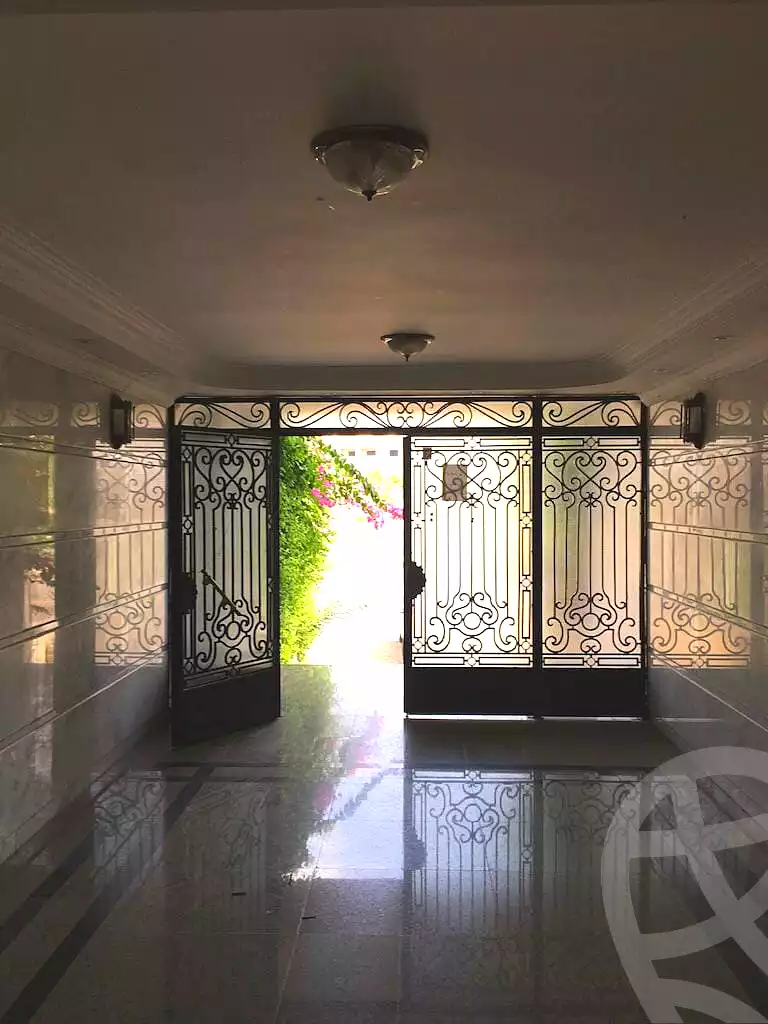 https://aqarmap.com.eg/ar/listing/7252820-for-sale-cairo-el-sheikh-zayed-city-el-hay-elthamen-area-1
