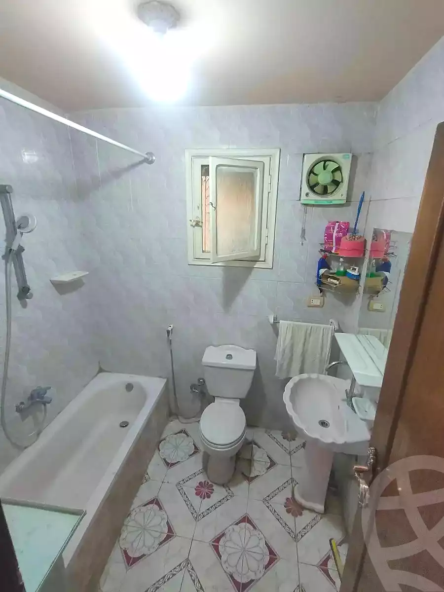 https://aqarmap.com.eg/ar/listing/7254451-for-sale-alexandria-el-asafra-shr-45